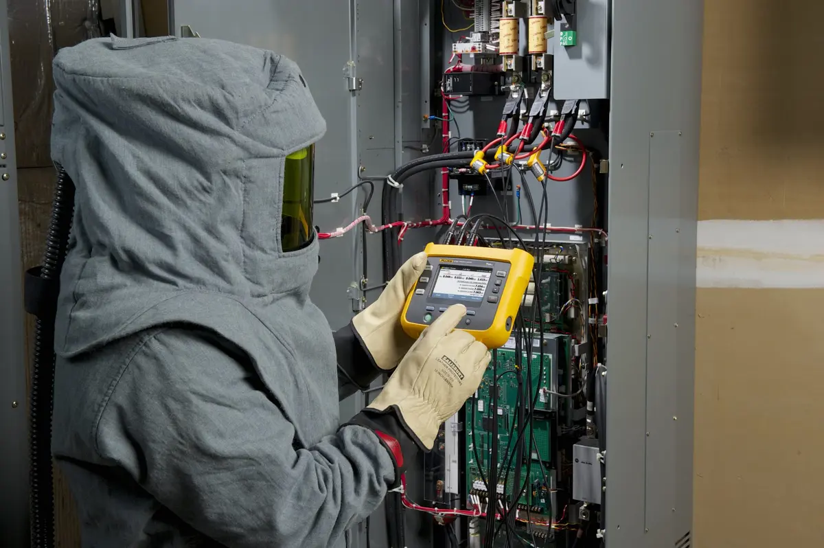 Bedrijfslogo Hoogewerf Elektrotechniek B.V.