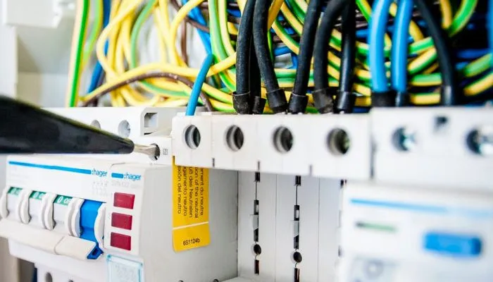 Bedrijfslogo Electrotechnisch Bureau F. Van Velthoven B.V.